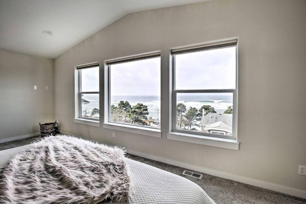 Modern Oregon Retreat W/ Deck, Hot Tub, Ocean View Depoe Bay Zewnętrze zdjęcie